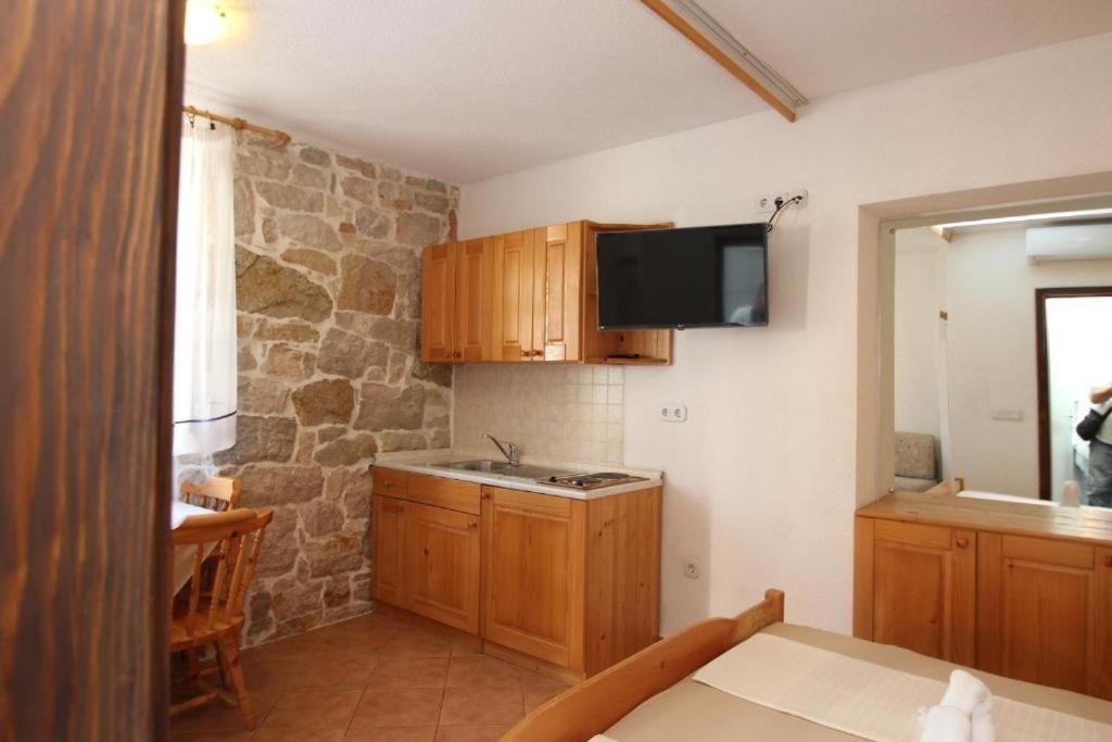 Lovely Studio Apartments Mali Raj Vrsar Buitenkant foto