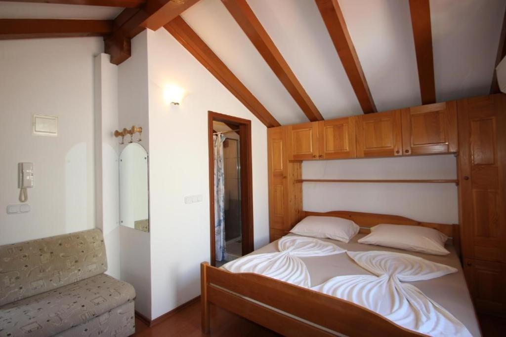 Lovely Studio Apartments Mali Raj Vrsar Buitenkant foto