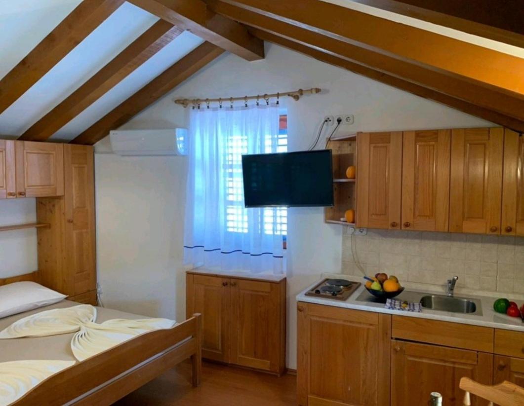 Lovely Studio Apartments Mali Raj Vrsar Buitenkant foto